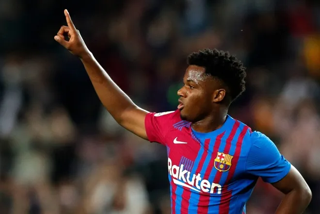 Ansu Fati: Có những lời đề nghị khác, nhưng tôi muốn ở lại và thành công tại Barcelona ảnh 1