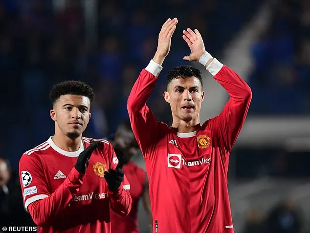 Cristiano Ronaldo và Jadon Sancho gia nhập sân Old Trafford trong mùa hè