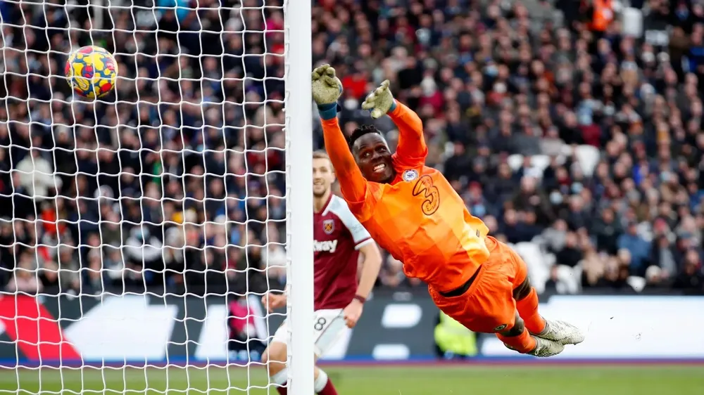 Cú phóng người vô vọng của Mendy phút 87 khiến Chelsea thua sốc ở London