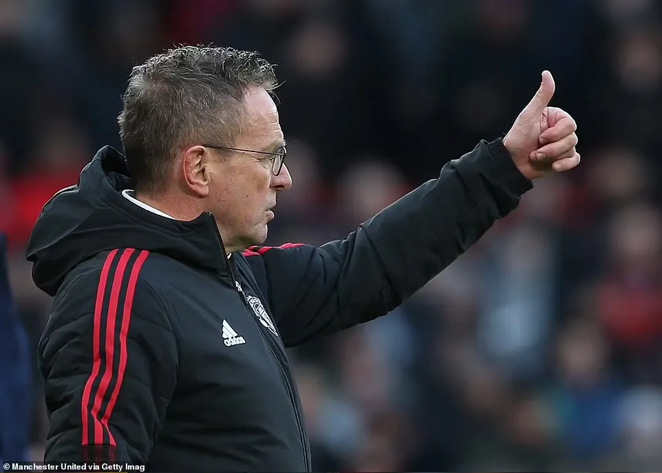 Rangnick ngợi khen nỗ lực chạy chỗ và phòng ngự của Ronaldo ảnh 1