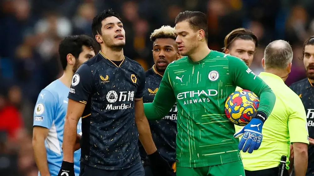 Man City - Wolves 1-0: Quả phạt đền gây tranh cãi và bàn thắng thứ 100 cho Raheem Sterling ảnh 2