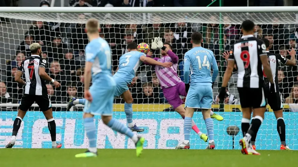 Man City đè bẹp Newcastle để giành ngôi đầu bảng vào Giáng sinh ảnh 1