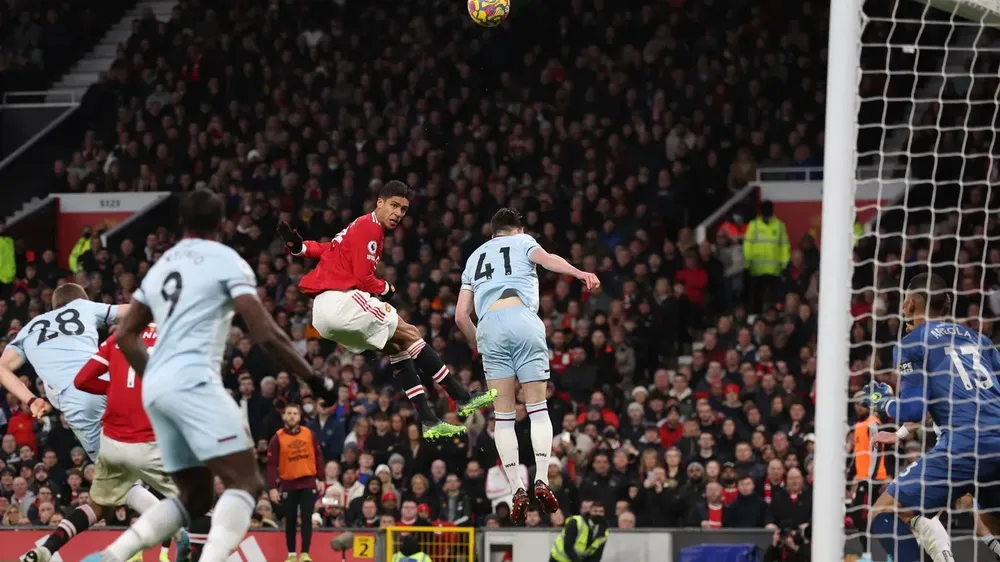 Rashford nhấn chìm West Ham phút bù giờ, Man United vươn lên thứ 4 ảnh 4