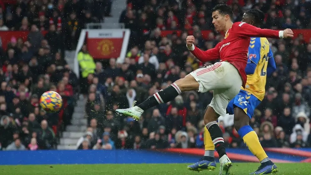 Ronaldo đã 2 lần tung lưới nhưng đều việt vị