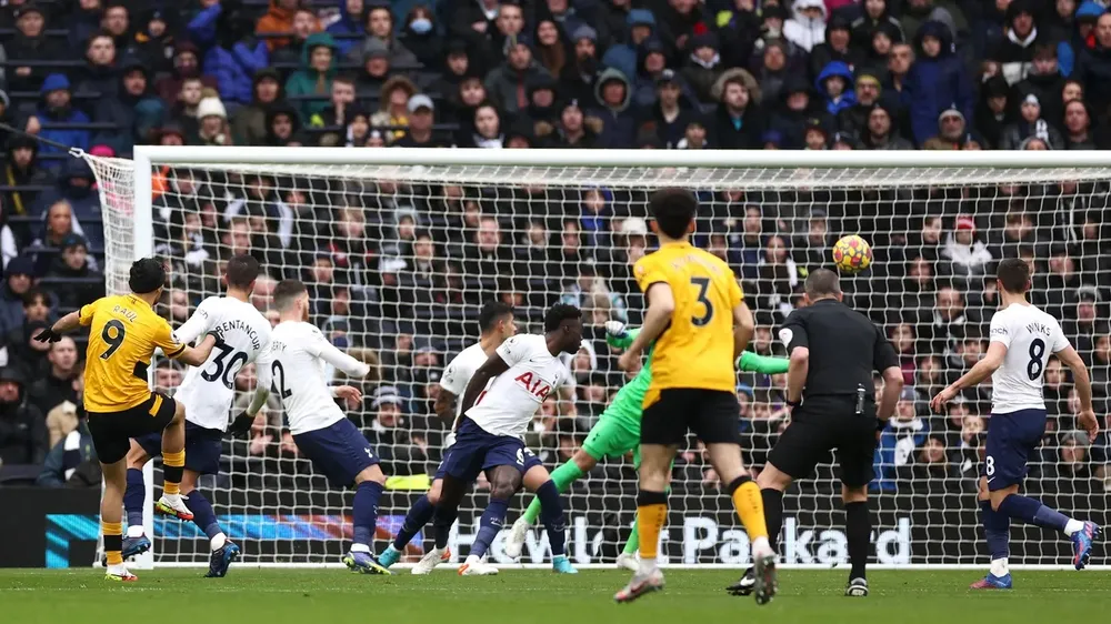 Tottenham phơi áo trước Wolves, Antonio Conte thua trận thứ 3 liên tiếp ảnh 1