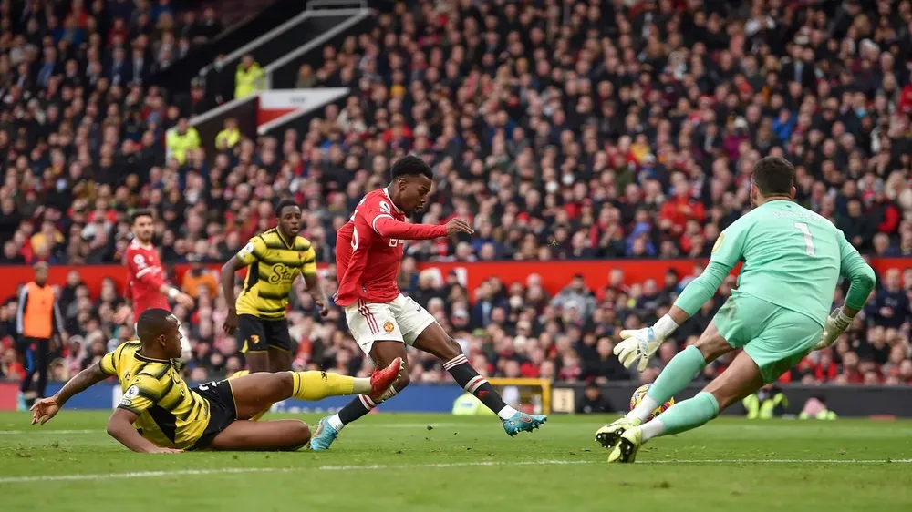 Giành điểm đầu tiên ở Old Trafford, Watford khiến Ronaldo nản lòng ảnh 4