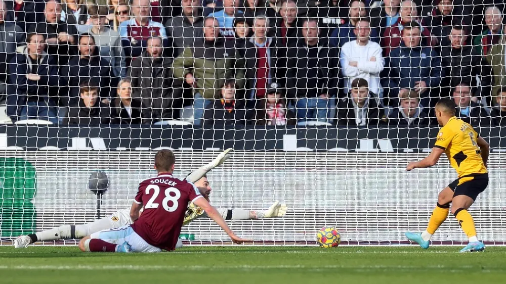 Quà sinh nhật của Soucek giúp West Ham nhấn chìm Wolves ảnh 3