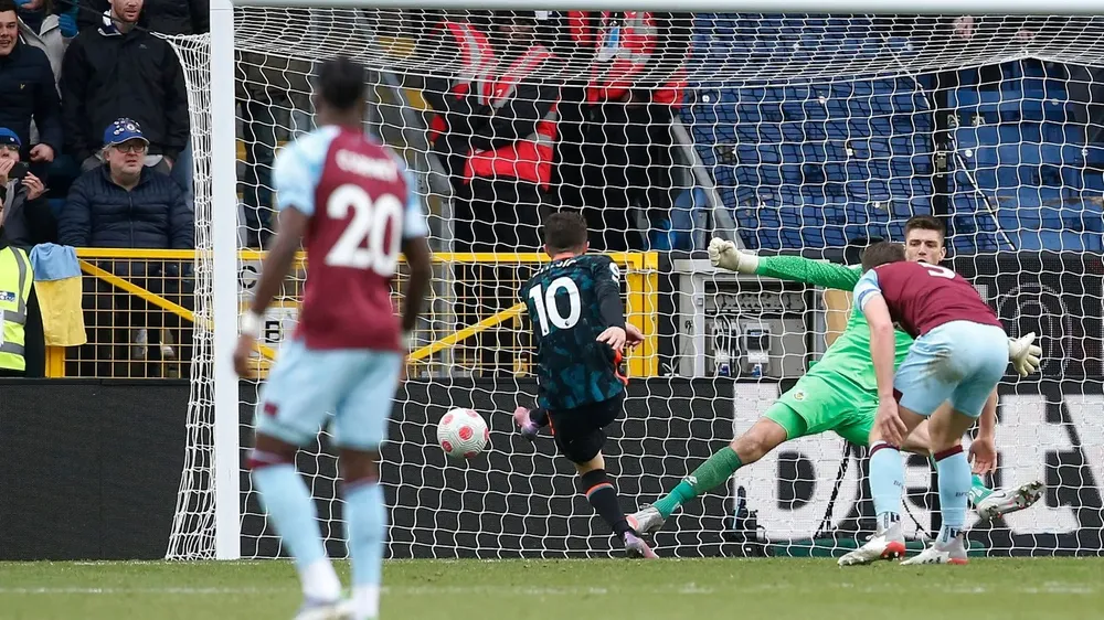 Reece James và Kai Havertz tỏa sáng giúp Chelsea đè bẹp Burnley ảnh 3