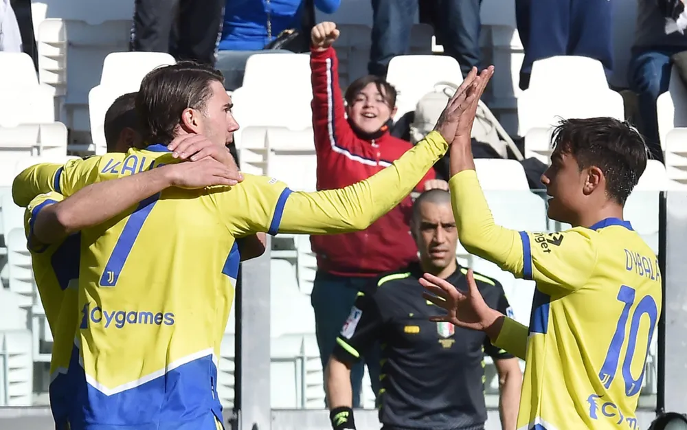 Hạ Salernitana, Juventus phả hơi nóng vào gáy Inter Milan ảnh 1