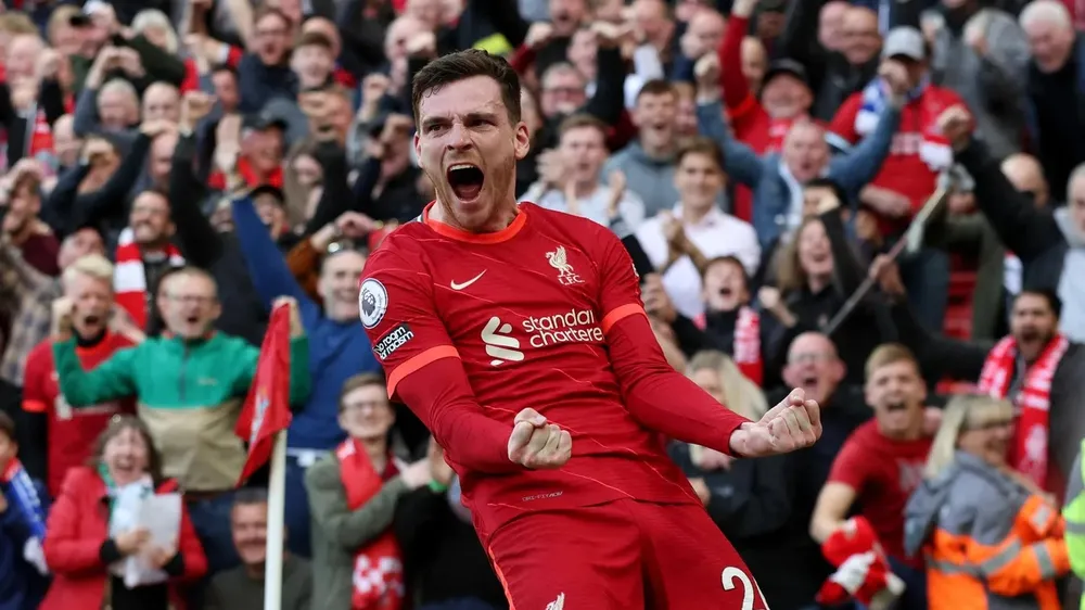 Andy Robertson ăn mừng bàn thắng