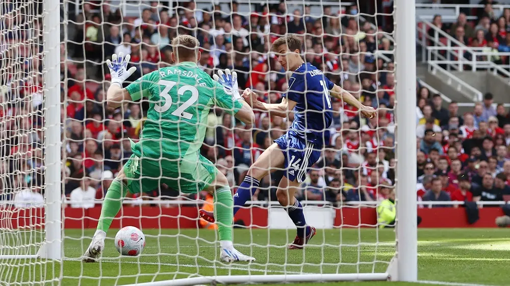 Nketiah ghi cú đúp giúp Arsenal bứt phá ở vị trí thứ 4 ảnh 4