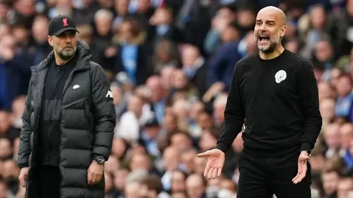 Pep Guardiola trong cuộc đua với Jurgen Klopp