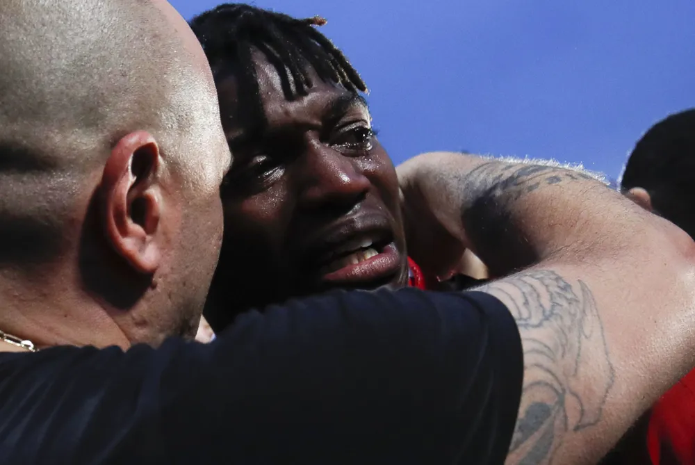 HLV Stefano Pioli đánh mất chiếc huy chương quý giá ảnh 2