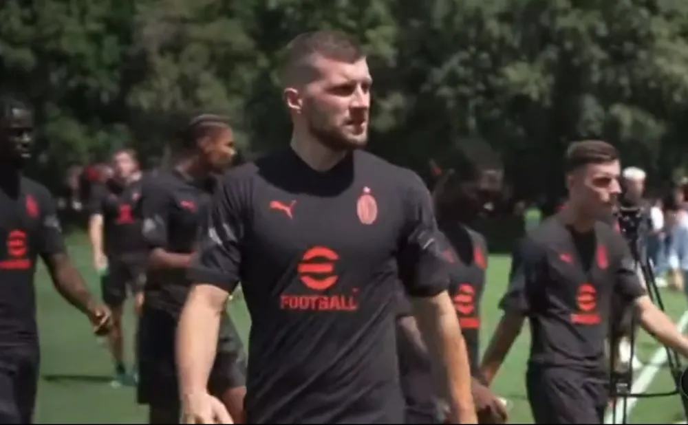 Ngân sách eo hẹp, AC Milan phải liệu cơm gắp mắm ảnh 1