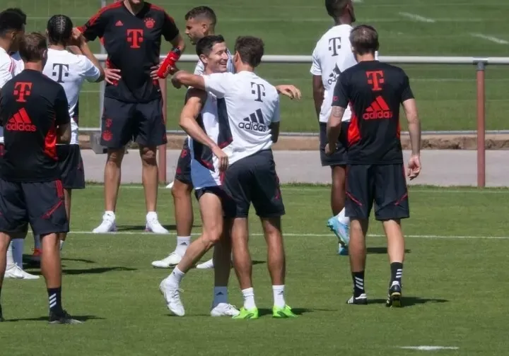 Lewandowski nói lời chia tay Bayern sau buổi tập sáng thứ Bảy: “Tám năm qua thật đặc biệt” ảnh 1