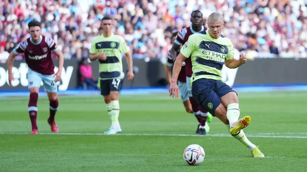 Erling Haaland lập cú đúp giúp Man City bóp nghẹt chủ nhà West Ham ảnh 1