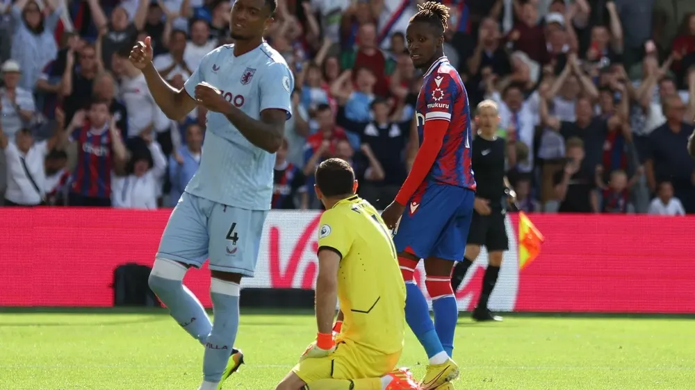 Zaha ghi cú đúp nhấn chìm Aston Villa, Vieira đánh bại Gerrard ảnh 2