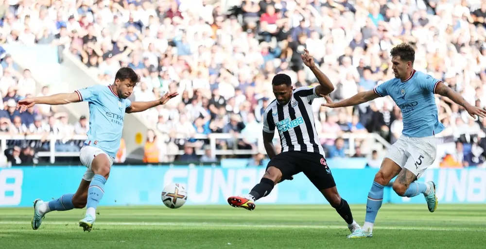 Trippier ghi siêu phẩm cho Newcastle, Haaland và De Bruyne cứu lại 1 điểm cho Man City ảnh 3