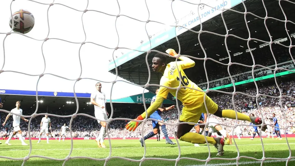 Thủ môn Mendy tặng quà, Koulibaly thẻ đỏ, Chelsea thua thảm trên sân Leeds ảnh 2