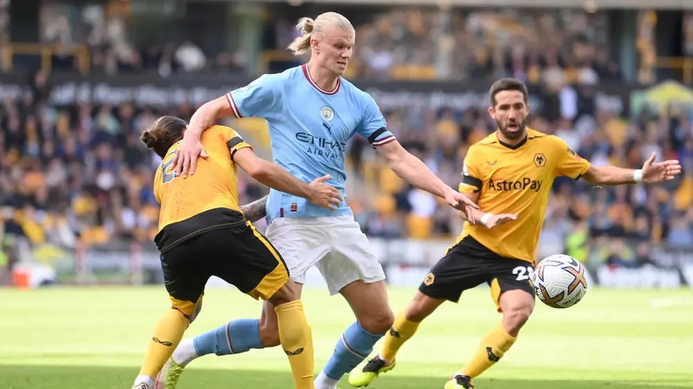Haaland tiếp tục ghi bàn khi Man City nhấn chìm Bầy sói can trường ảnh 4