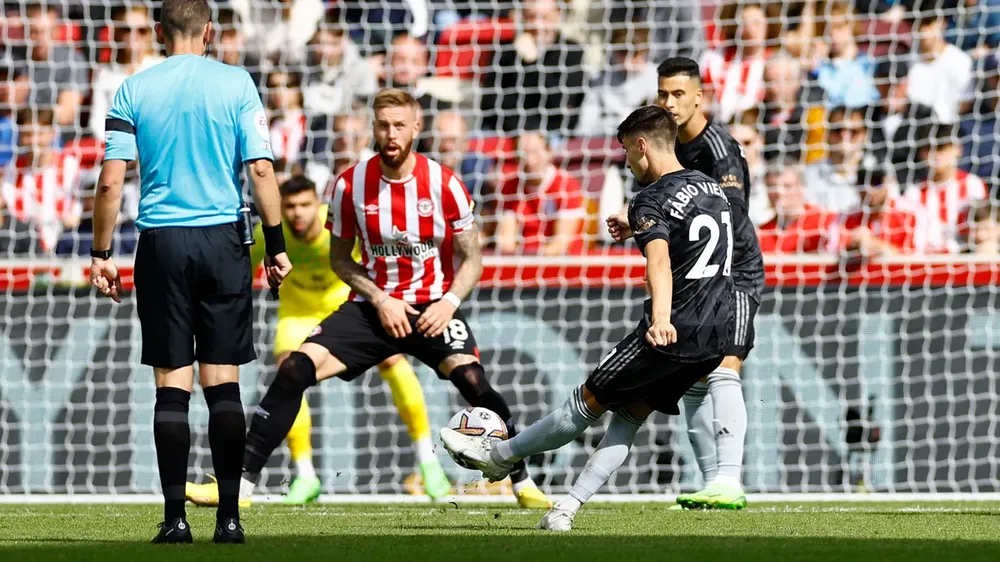 Đè bẹp Brentford, Arsenal trở lại ngôi đầu bảng ảnh 4