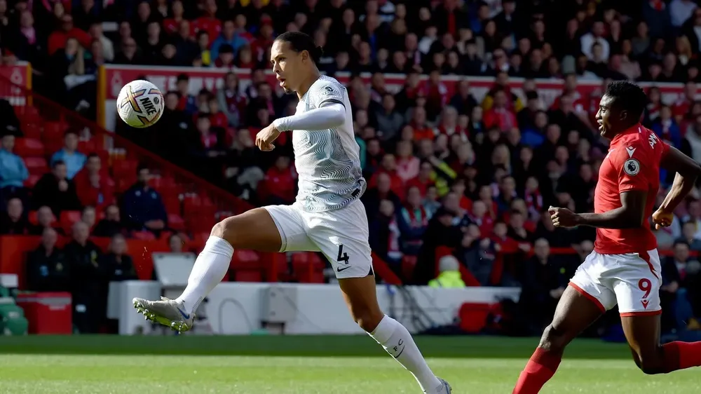 Người cũ Awoniyi ghi bàn, Liverpool phơi áo trên sân Nottingham Forest ảnh 3