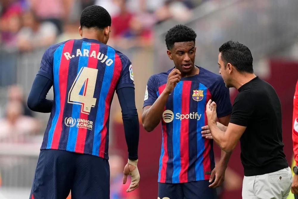 Tây Ban Nha lại sứt mẻ đội hình, Enrique triệu tập Balde thay thế Gaya ảnh 1