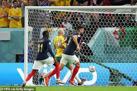 Giroud ghi cú đúp, Pháp ngược dòng hạ gục Australia 4-1 ảnh 4