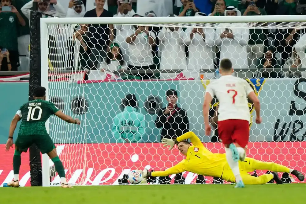 Ba Lan – Saudi Arabia 2-0: Lewandowski và Szczesny tỏa sáng ảnh 2
