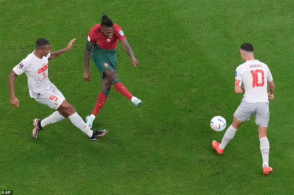 BỒ ĐÀO NHA – THỤY SĨ 6-1: Goncalo Ramos ghi hattrick khi Ronaldo ngồi ngoài ảnh 8