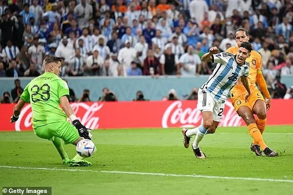 Hà Lan – Argentina 2-2 (luân lưu 3-4): Messi đi tiếp, Da cam rời giải ngẩng cao đầu ảnh 2
