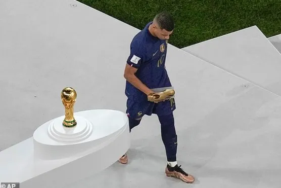 Kylian Mbappe nhận giải Vua phá lưới