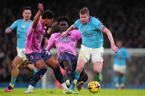 Man City đã để Everton gỡ hòa trong một thế trận thống trị tuyệt đối