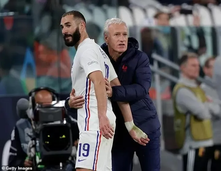 Karim Benzema và HLV Didier Deschamps Karim Benzema và HLV Didier Deschamps