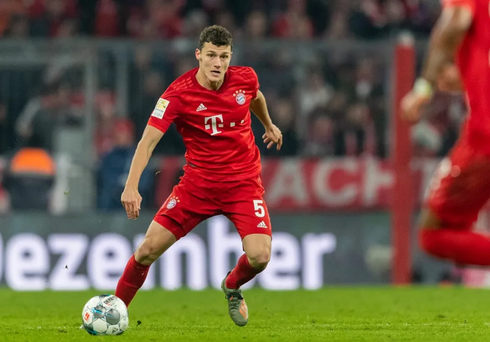 Benjamin Pavard đang gây thất vọng ở Bayern