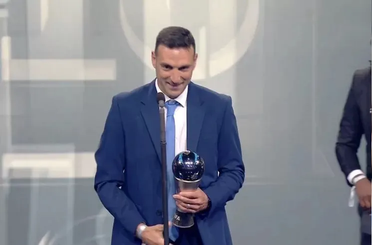Lionel Scaloni nhận giải FIFA The Best 2022