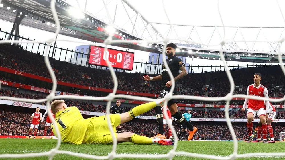 Philip Billing tung lưới Arsenal chỉ sau 9 giây
