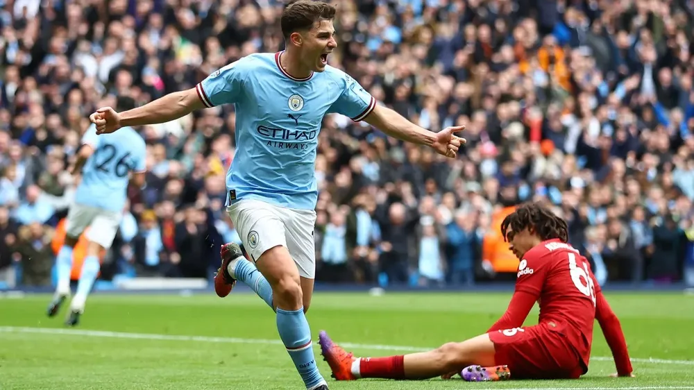 Julian Alvarez ăn mừng bàn thắng gỡ hòa