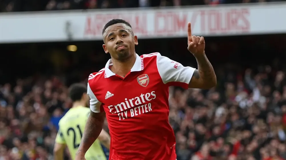 Gabriel Jesus tỏa sáng với cú đúp trên sân Emirates