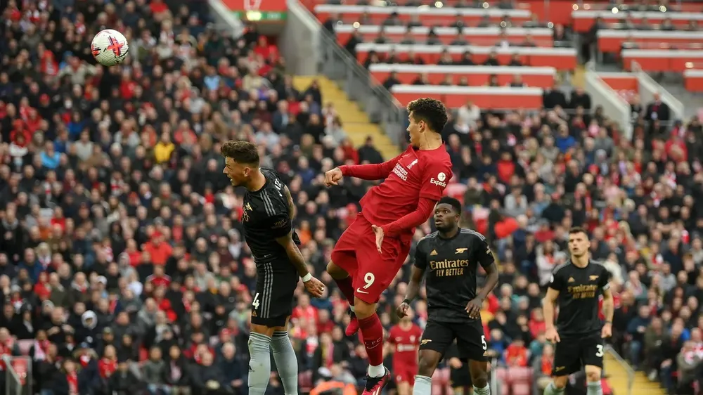 Firmino đánh đầu gỡ hòa 2-2