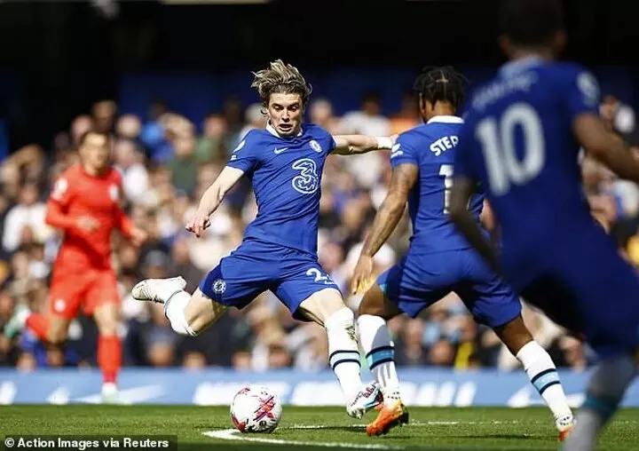 Connor Gallagher mở tỷ số