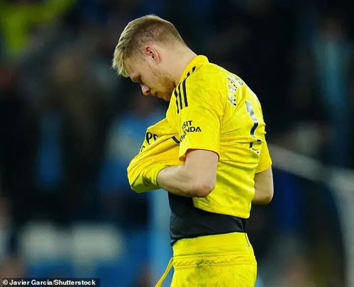 Nỗi thất vọng của thủ thành Ramsdale Nỗi thất vọng của thủ thành Ramsdale