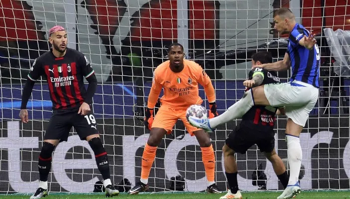 Edin Dzeko ghi bàn ngay từ cú sút đầu tiên của Inter