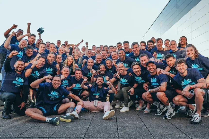 Manchester City ăn mừng danh hiệu vô địch thứ 7 sau khi hay tin Arsenal thua Nottingham