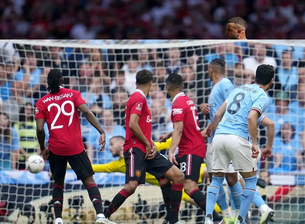 khiến thủ thành De Gea bó tay