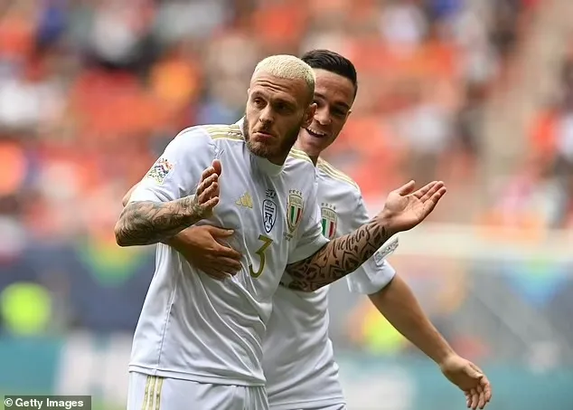 Dimarco ăn mừng bàn mở tỷ số