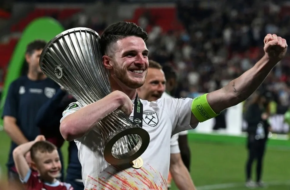 Declan Rice trở thành cầu thủ Anh đắt giá nhất ở Premier League