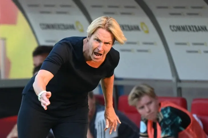 Bà Martina Voss-Tecklenburg