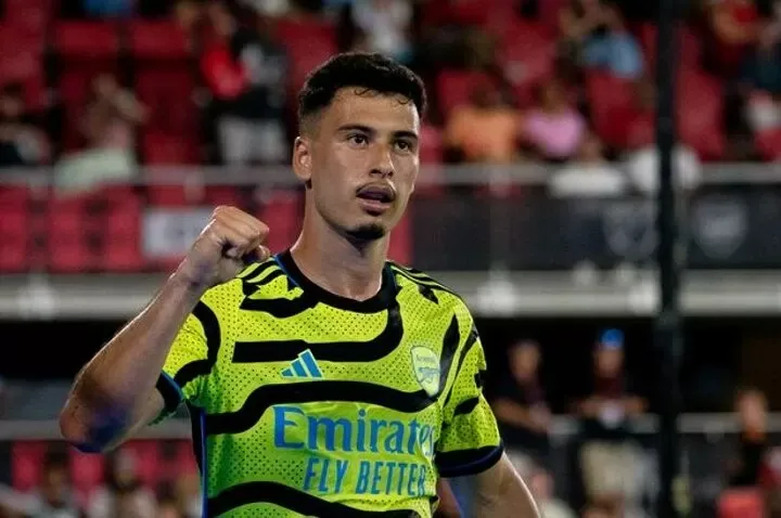 Gabriel Martinelli ăn mừng bàn thắng