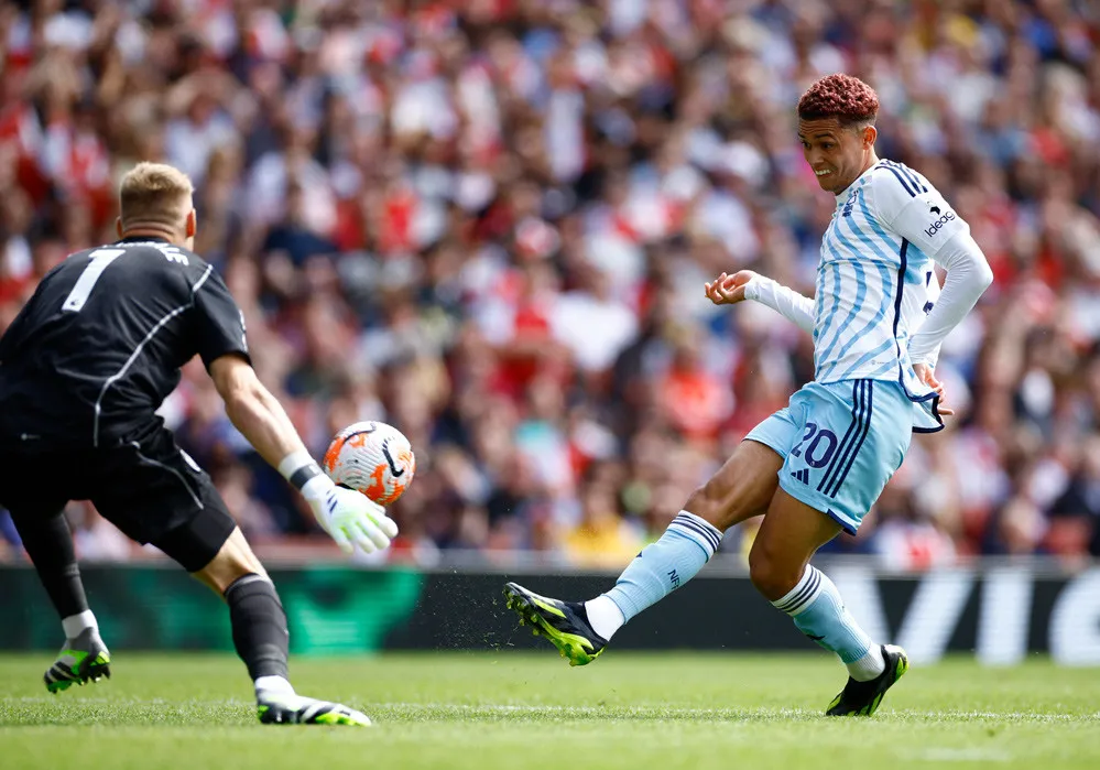 Nottingham Forest bỏ qua cơ hội bằng vàng ở đầu trận